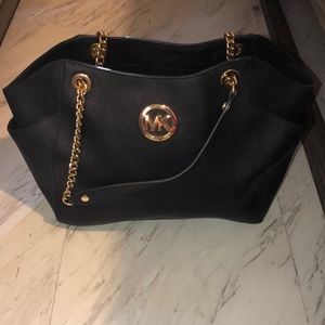 MICHAEL KORS PURSE 🖤